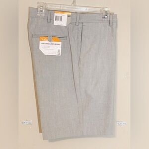 NWT Savane Men’s (size 36) No Iron Light Grey Shorts